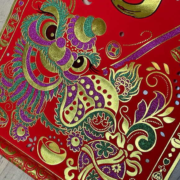 Chinese Asian Red Velvet Scrolls Set of 2 Dragon Gold Metallic Wall Hanging - Picture 6 of 10